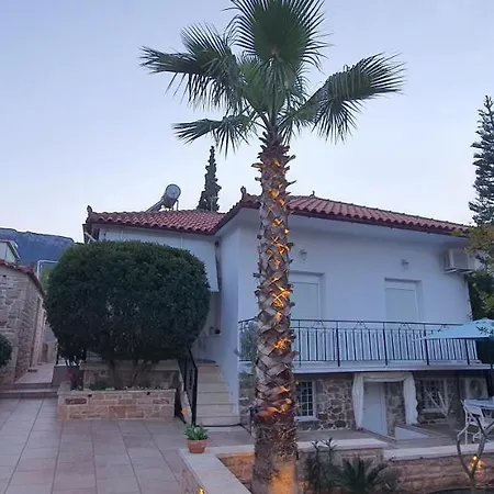 度假居 Charming 3-bed House In Tyros *