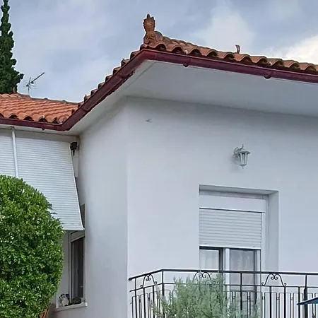 度假居 Charming 3-bed House In Tyros *