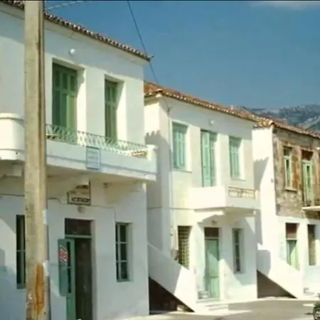 度假居 Charming 3-bed House In Tyros