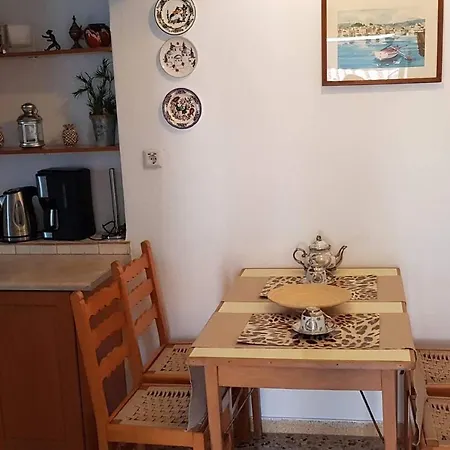 Charming 3-bed House In Tyros 度假居 Tirós